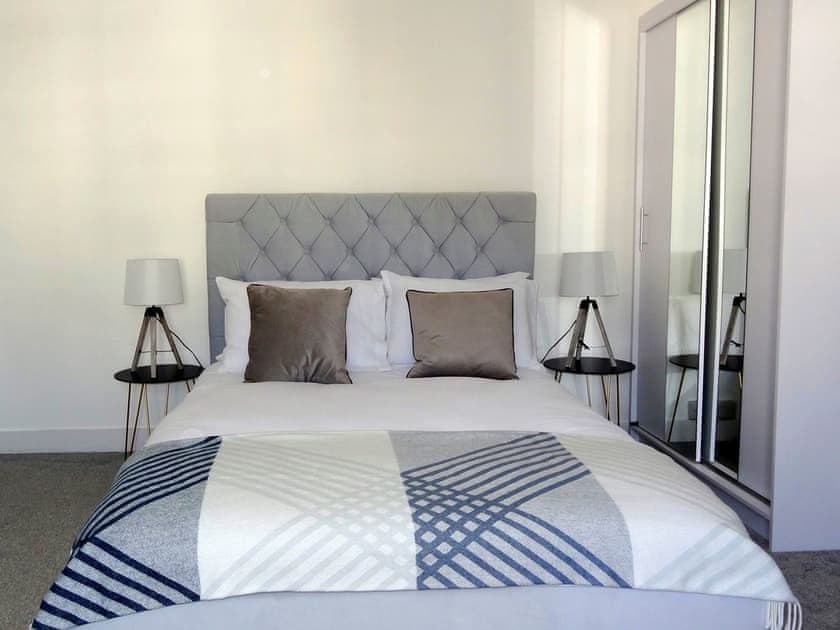 Double bedroom | Snowdon Retreat Villa, Llandudno