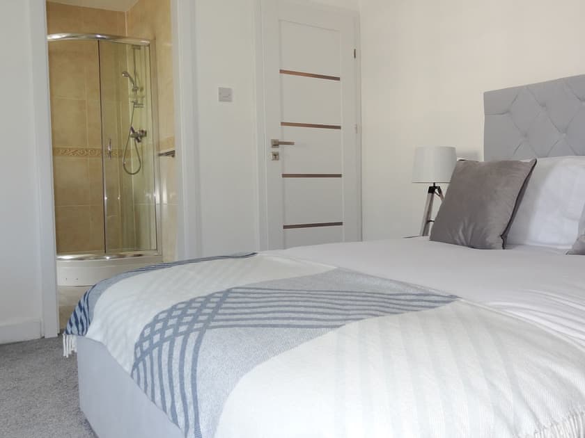 Double bedroom | Snowdon Retreat Villa, Llandudno