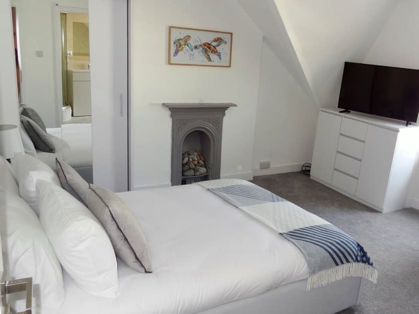 Double bedroom | Snowdon Retreat Villa, Llandudno