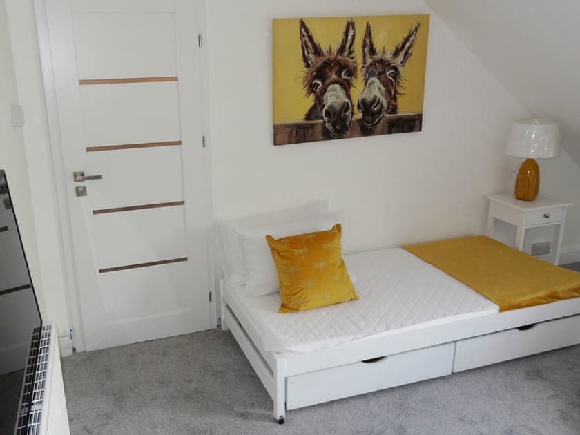Bunk bedroom | Snowdon Retreat Villa, Llandudno