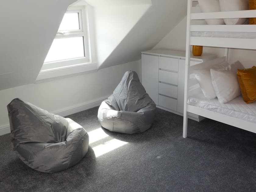 Bunk bedroom | Snowdon Retreat Villa, Llandudno