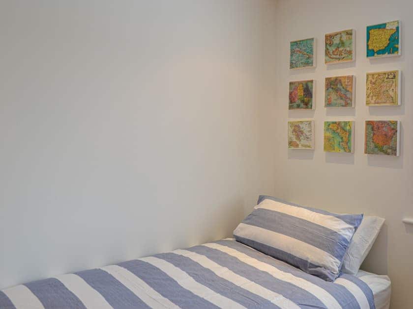 Single bedroom | Marina View, Newcastle upon Tyne