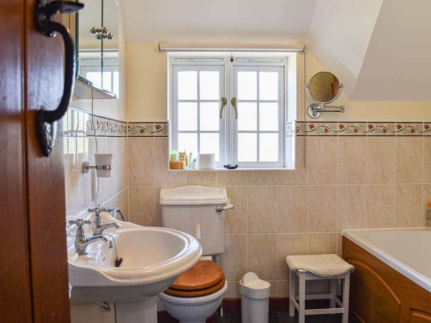 Bathroom | Myrtle Cottage, Puncknowle