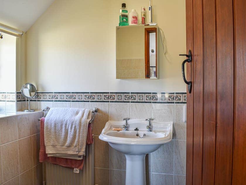 Bathroom | Myrtle Cottage, Puncknowle