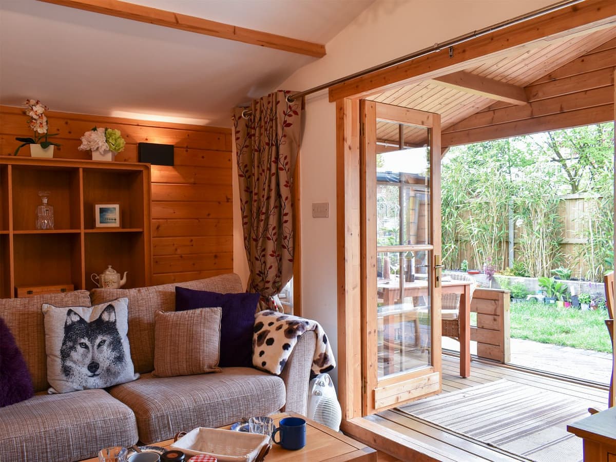 Oakwell Lodge - Holiday lodge in Southern England - Image 2