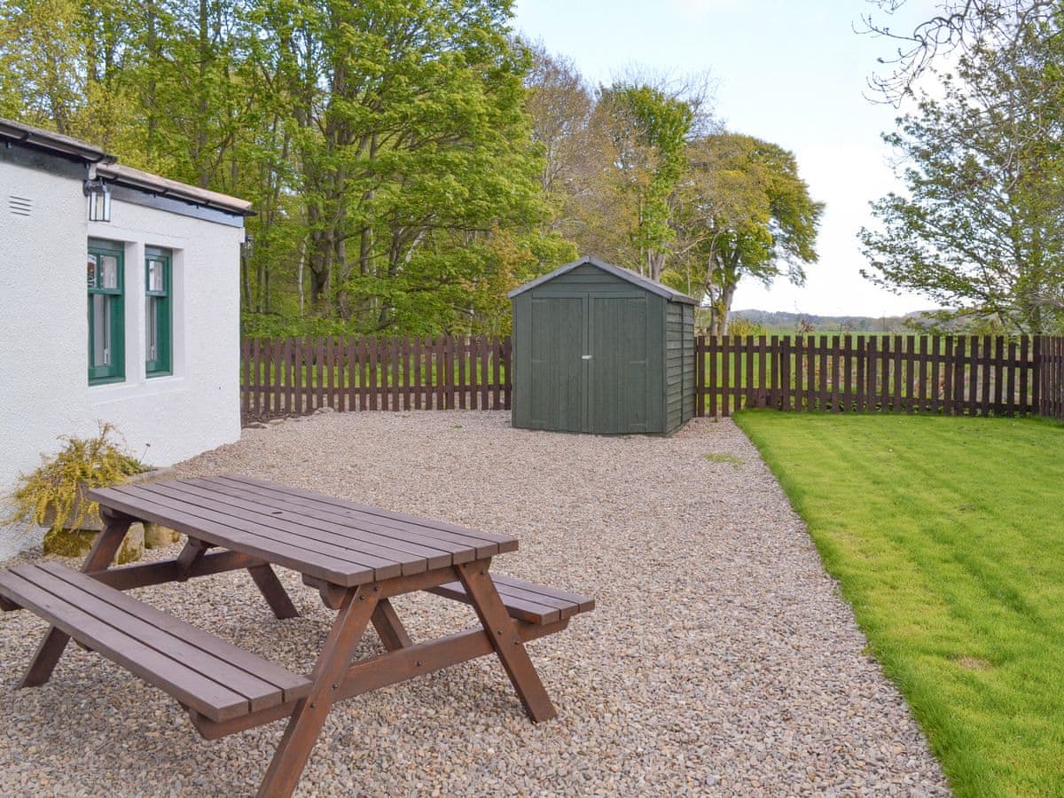 Eagles Gate Lodge - Image 2