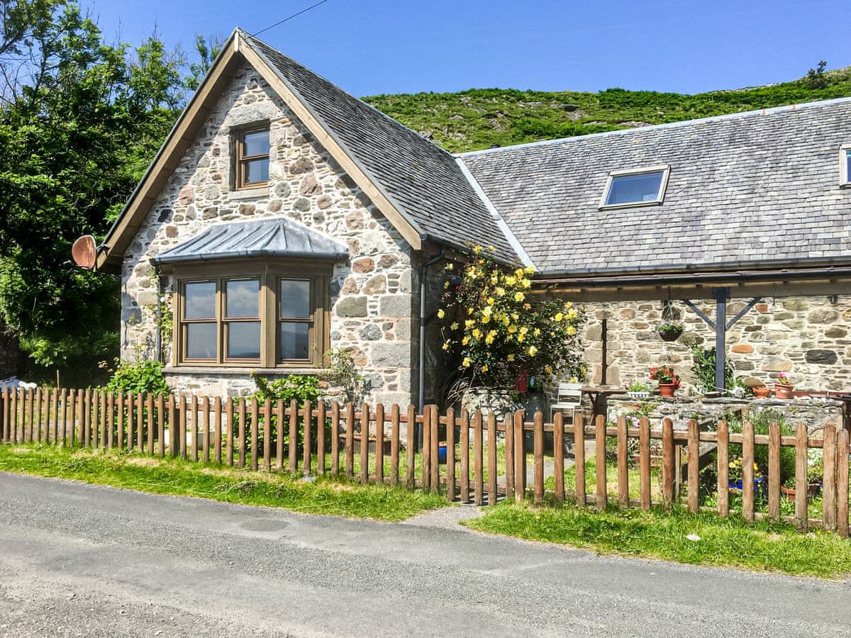 2 Point Steadings holiday cottage near Fort William and Lochaber