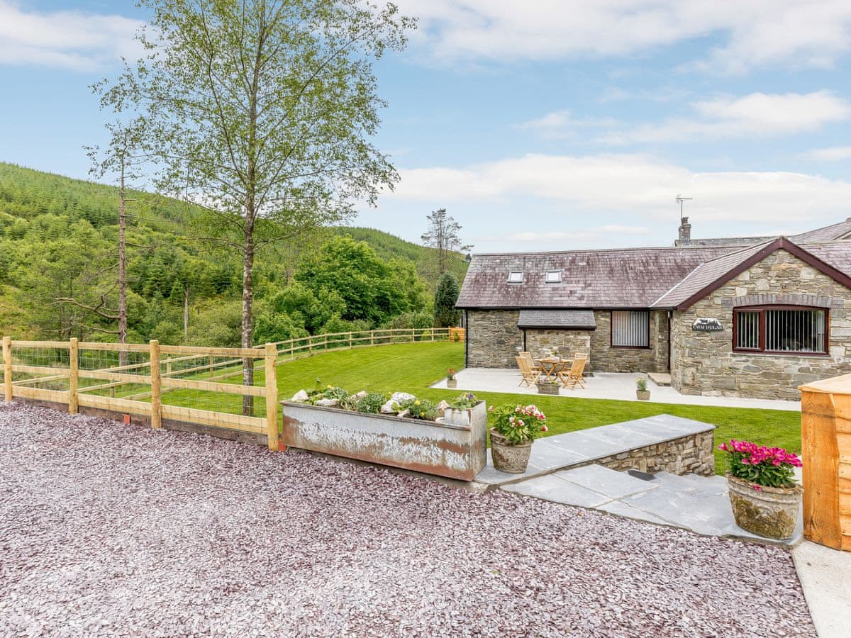 Cwm Dulas Cottage