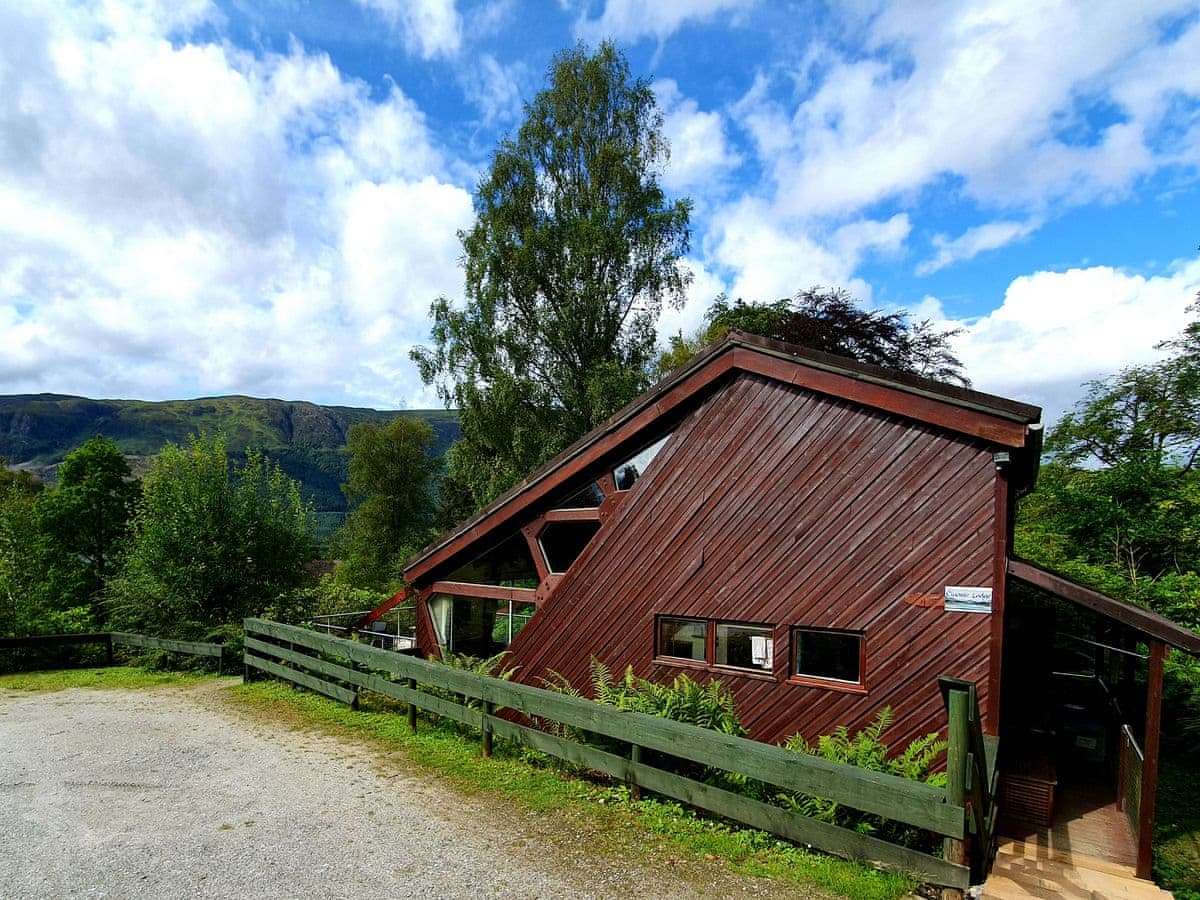 Cluanie Lodge - Image 2