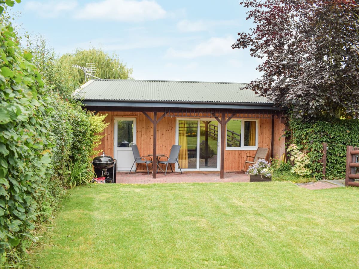 The Lodge at Forbury Cottage - Holiday lodge in Central England - Image 1