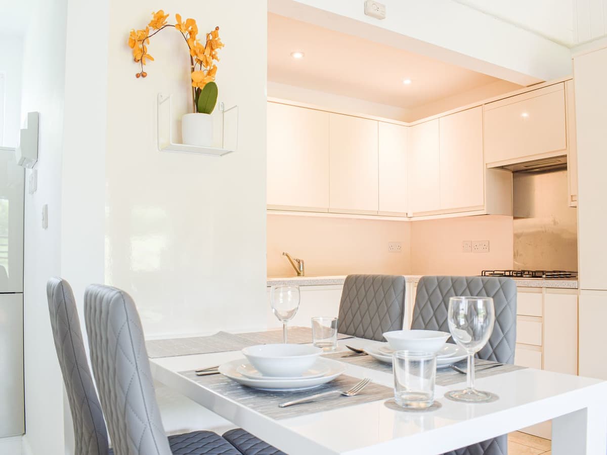 The Lodge at Forbury Cottage - Holiday lodge in Central England - Image 5