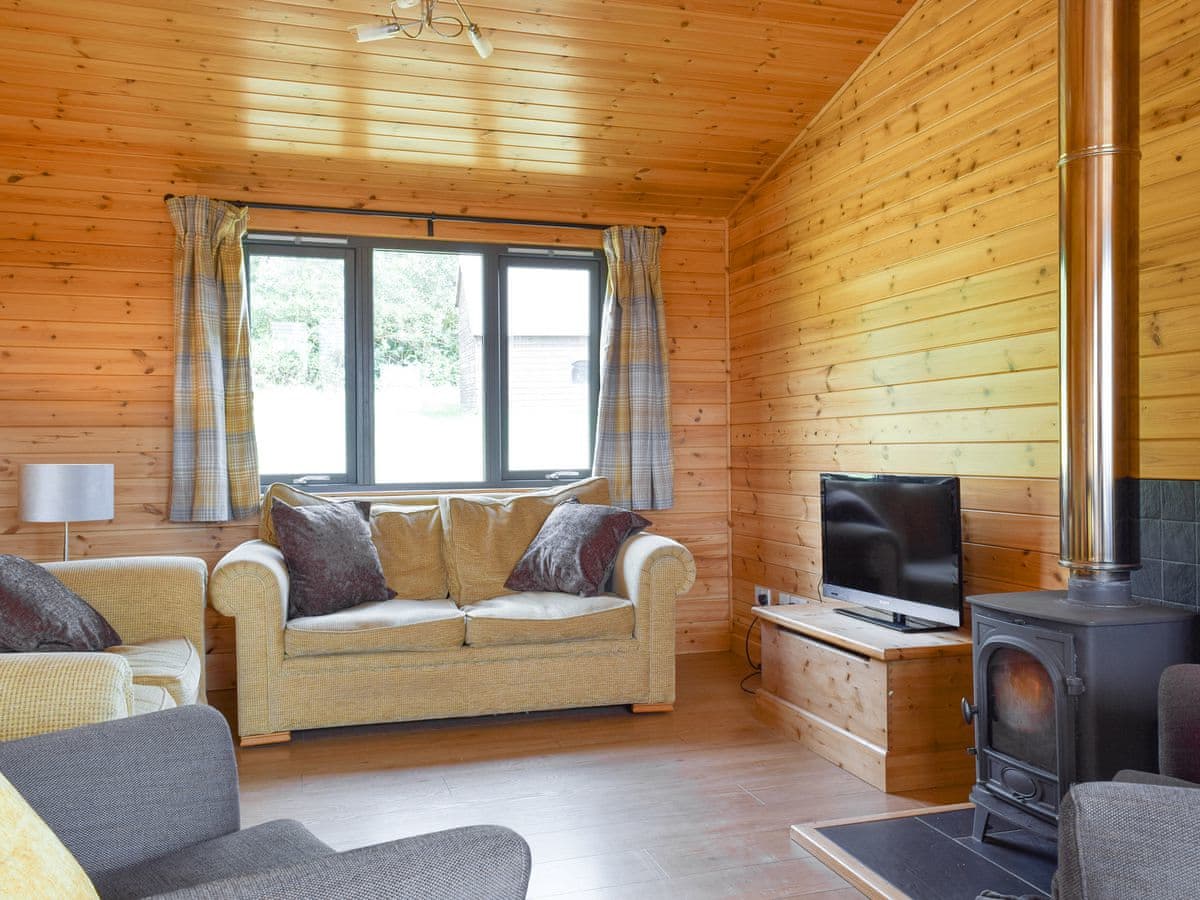 The Lodge - Holiday Lodge in Central England - Image 3
