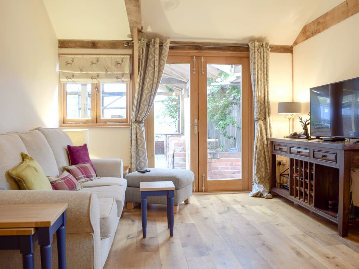 Rushmoor Lodge - Holiday lodge in Central England - Image 1