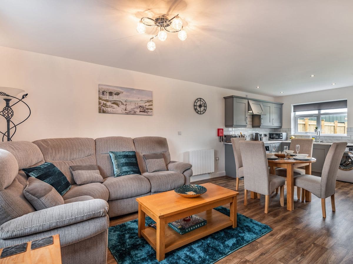 Holding Holiday Homes - Sycamore Lodge - Holiday lodge in Central England - Image 4