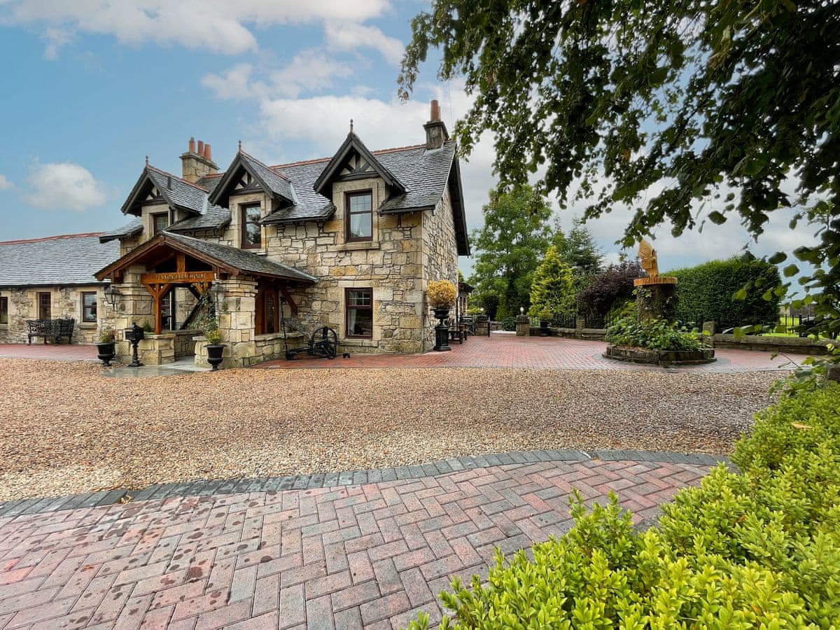 Tennox Farm - Tennox Farm House