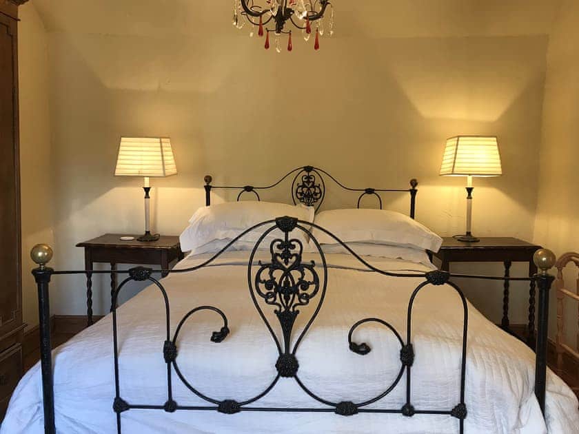 Double bedroom | May Cottage, Bakewell