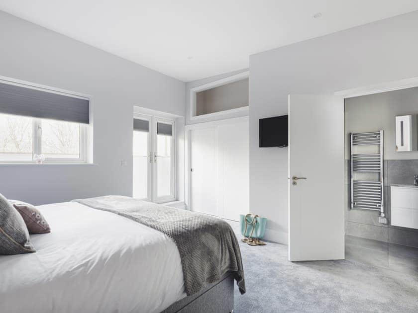 Kingsize bedroom | Ocean-Walk, Perranporth