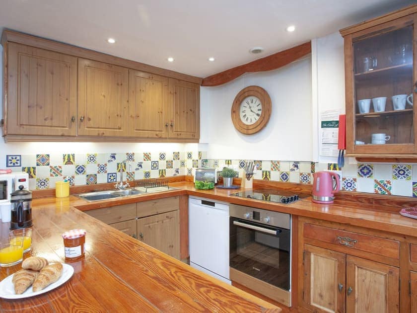 Kitchen | 1 Salle Cottage - Tuckenhay Mill, Bow Creek, between Dartmouth and Totnes