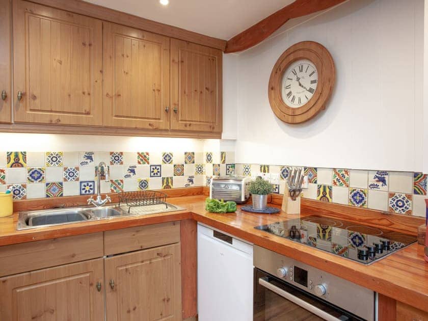 Kitchen | 1 Salle Cottage - Tuckenhay Mill, Bow Creek, between Dartmouth and Totnes