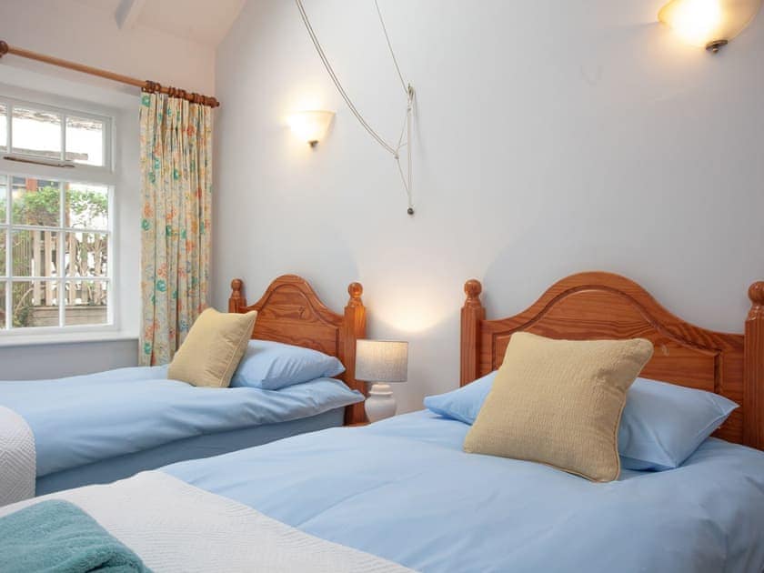 Twin bedroom | 1 Salle Cottage - Tuckenhay Mill, Bow Creek, between Dartmouth and Totnes