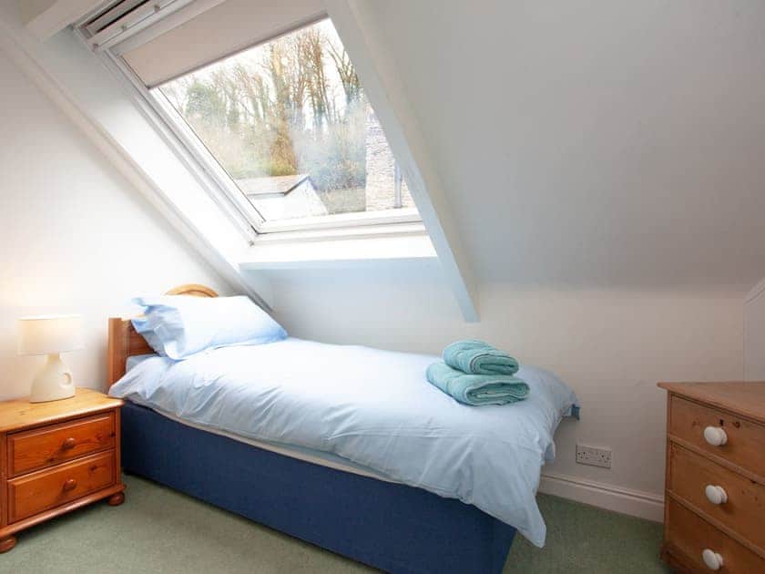 Twin bedroom | 2 Salle Cottage - Tuckenhay Mill, Bow Creek, between Dartmouth and Totnes