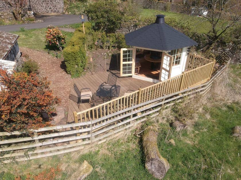 BBQ hut and deck | Rosie’s Cottage, Near Lochwinnoch