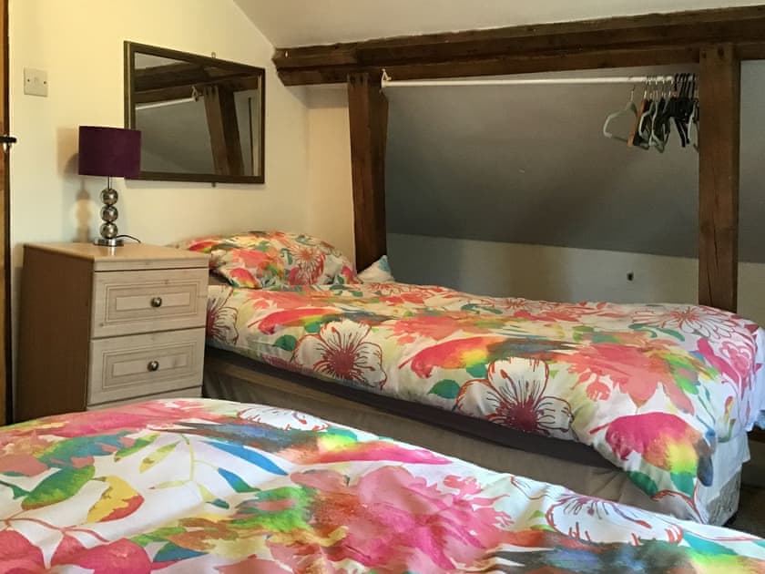 Twin bedroom | The Coach House, Falkenham