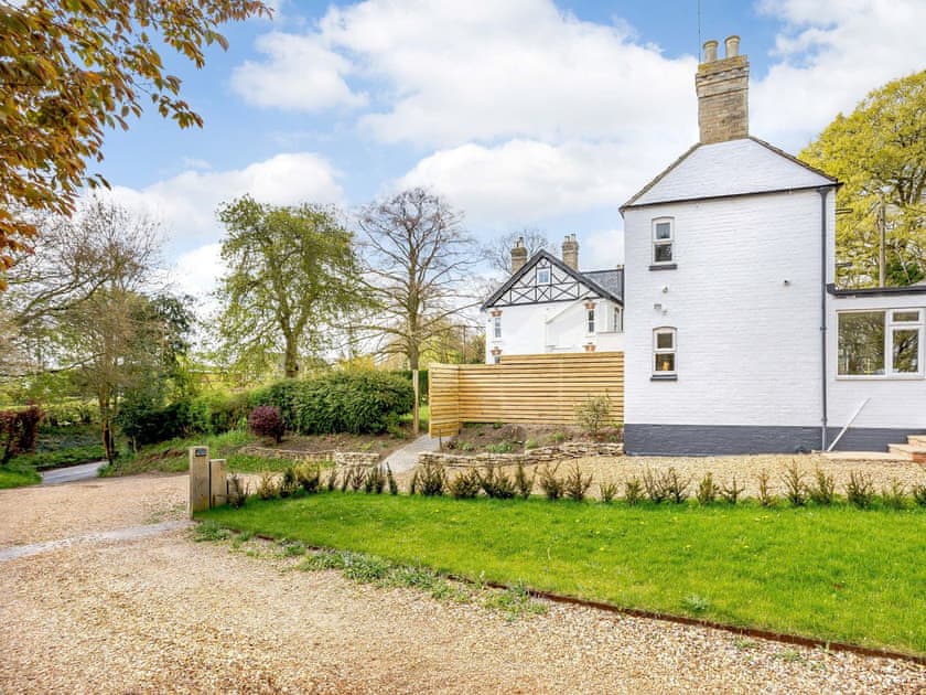 Driveway | Spinney Cottage, Great Addington