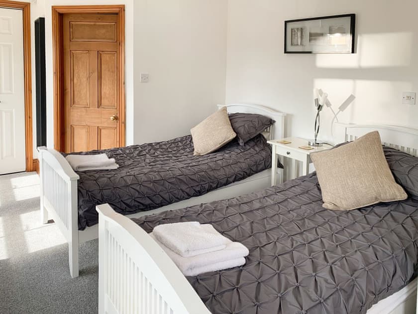 Twin bedroom | Holborn House, Bowness on Windermere