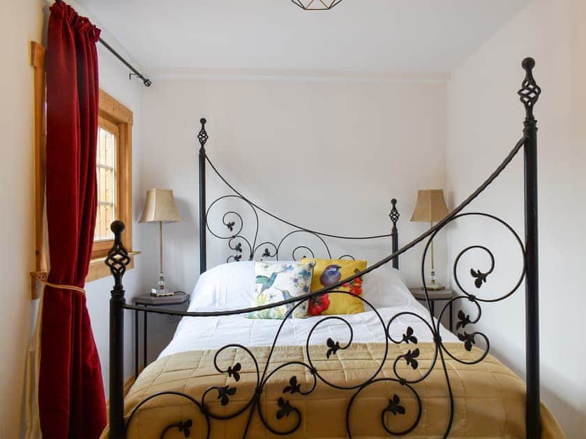 Double bedroom | Oakwell Lodge, Gillingham