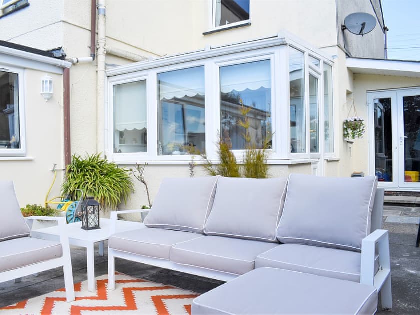 Sitting-out-area | Bay Cottage, Par, near St Austell