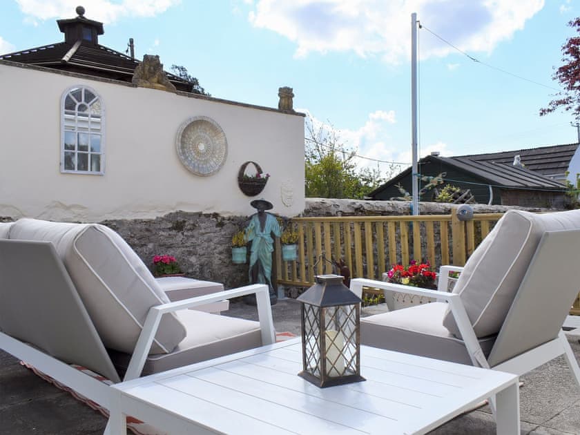 Sitting-out-area | Bay Cottage, Par, near St Austell