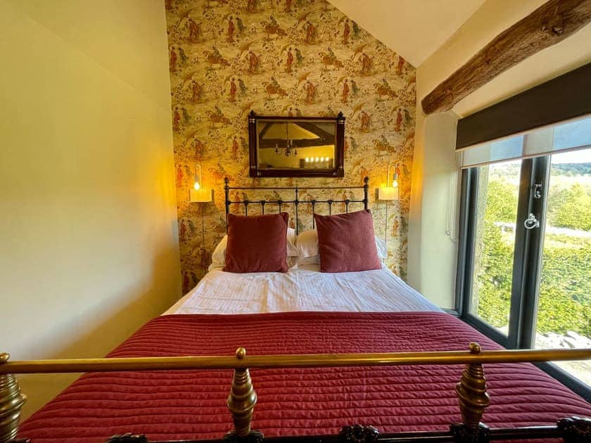Double bedroom | Priesthill - Harthill Hall, Alport, near Bakewell