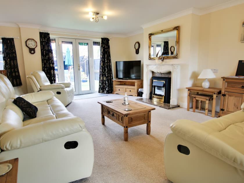 Living area | Irenic Lodge 2 - Irenic Lodges, Hamble