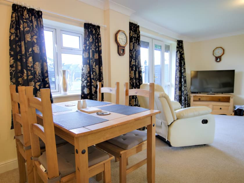 Dining Area | Irenic Lodge 2 - Irenic Lodges, Hamble