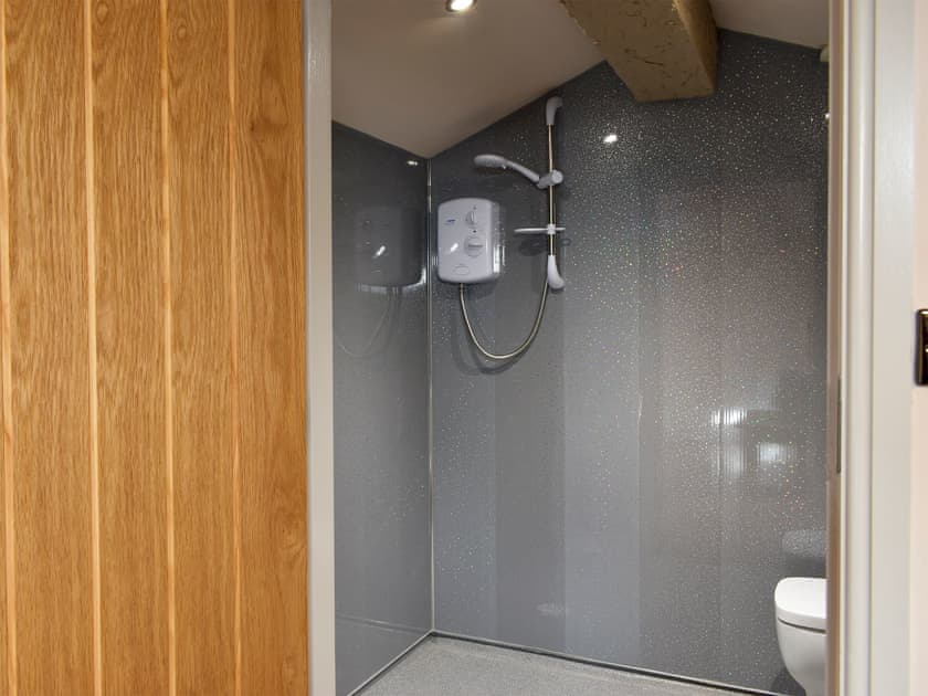 Shower room | Pendle Holiday Cottages- Roosters Rest - Pendle Holiday Cottages, Barley, near Clitheroe