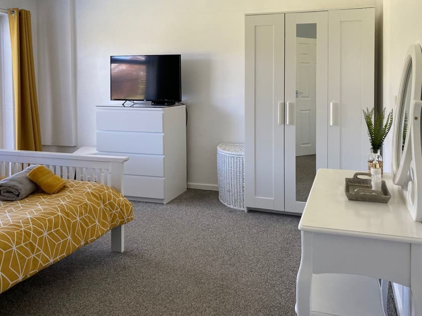 Double bedroom | Holly Cottage, Bodham, near Sheringham