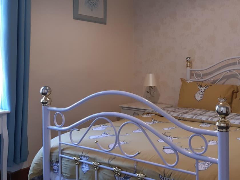 Double bedroom | Old Barn Farm Cottage - Old Barn Farm, Uplawmoor, near Paisley