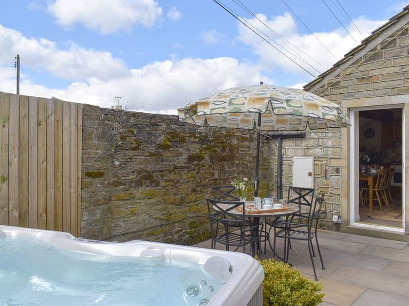 Outdoor area | One - Cross Farm Cottages, Holmfirth
