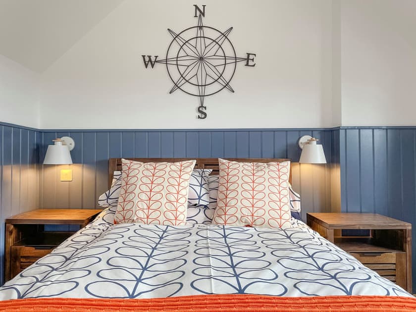 Double bedroom | Iseabail’s House, Balintore