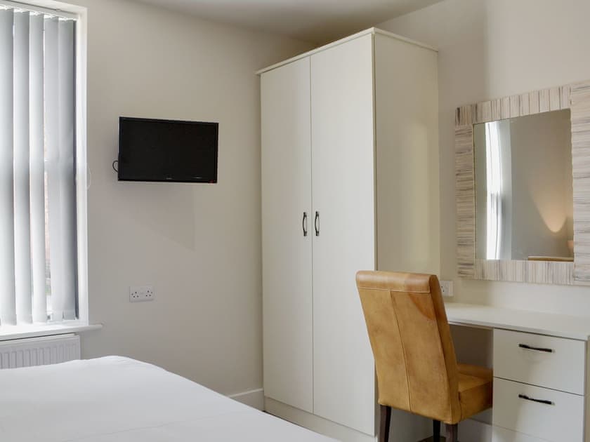 Double bedroom | Regent Cottage, Beverley