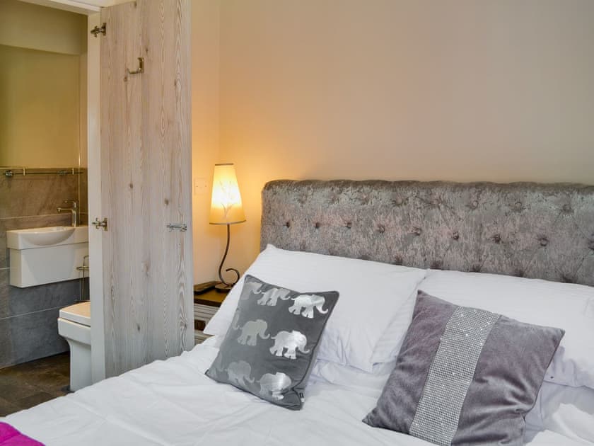 Double bedroom | Regent Cottage, Beverley