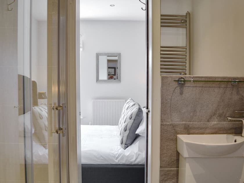 En-suite | Regent Cottage, Beverley