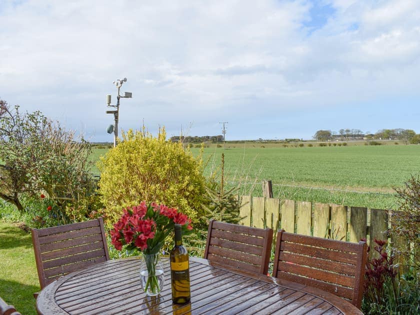 Sitting-out-area | The Lookout, Boulmer