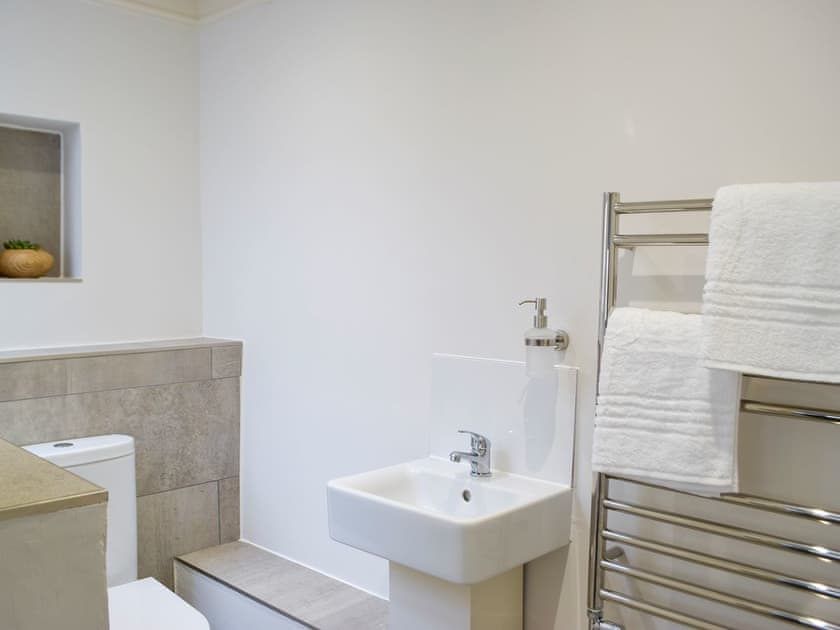 Bathroom | Bristol House, New Quay