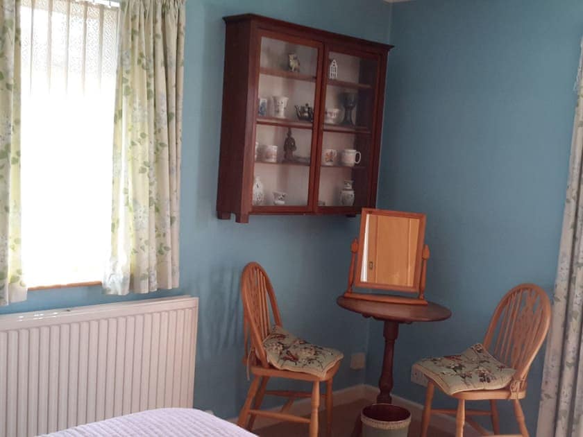 Double bedroom | Sunshine Cottage, Fairford, near Cirencester
