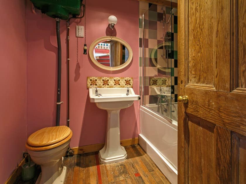Bathroom | The Smiddy, Lochearnhead