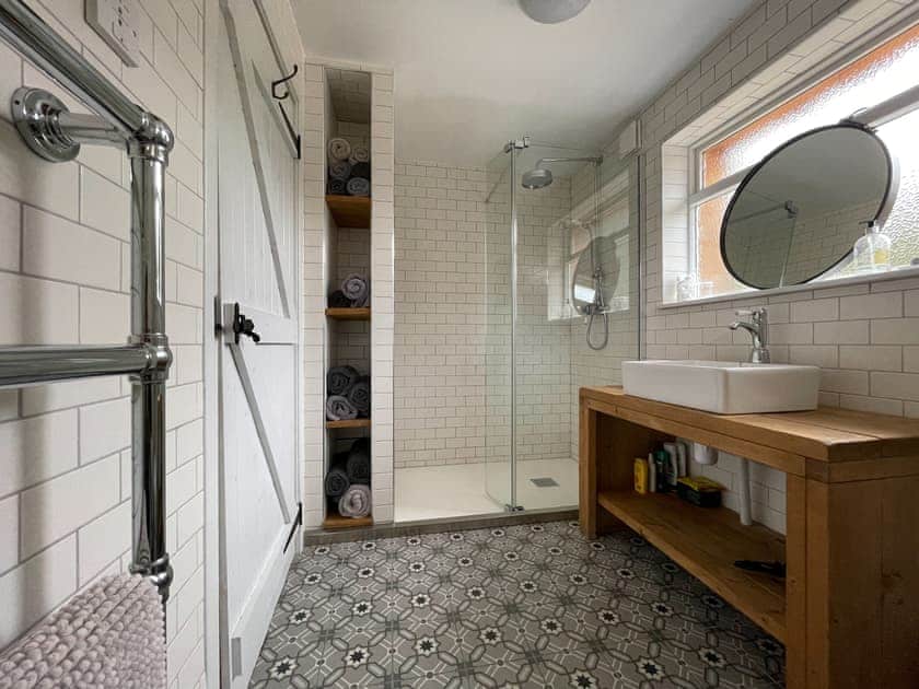 Shower room | Lower Hilton Cottage, Culrain, Lairg