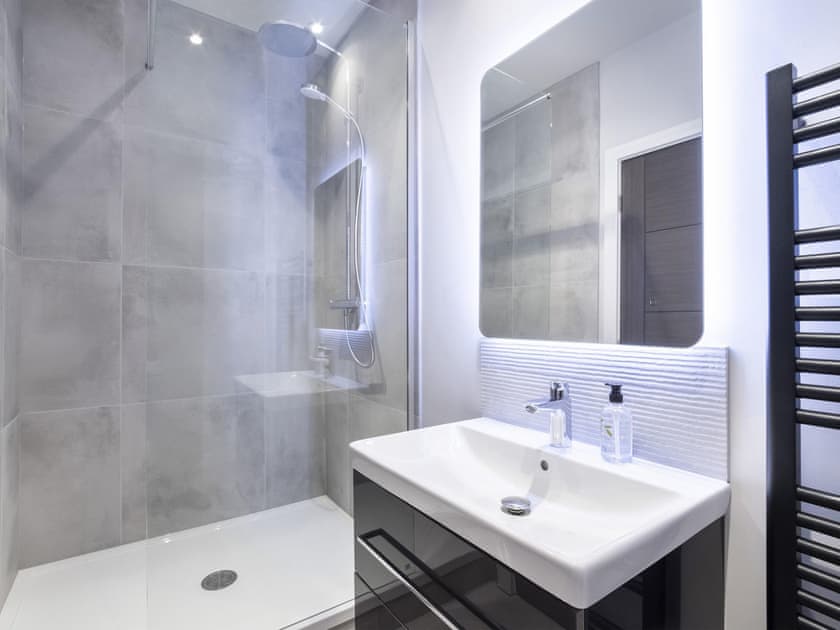 En-suite | Mucky Peg - City Apartments York, York