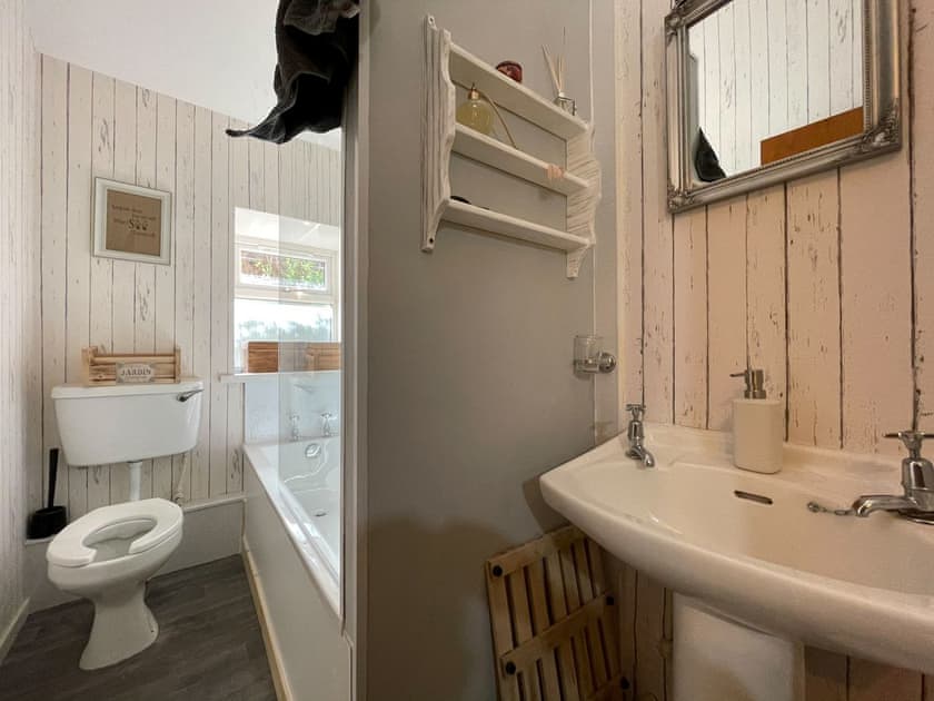 Bathroom | Sheena’s But’n’Ben, Corran, near Arnisdale